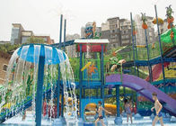 商業0.6m屋外の水の運動場の子供は公園の乗車に水をまく