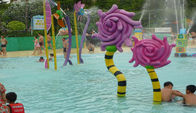 子供水運動場のCroalの花の水公園装置水プールははすSeedpodのスプレーをもてあそびます